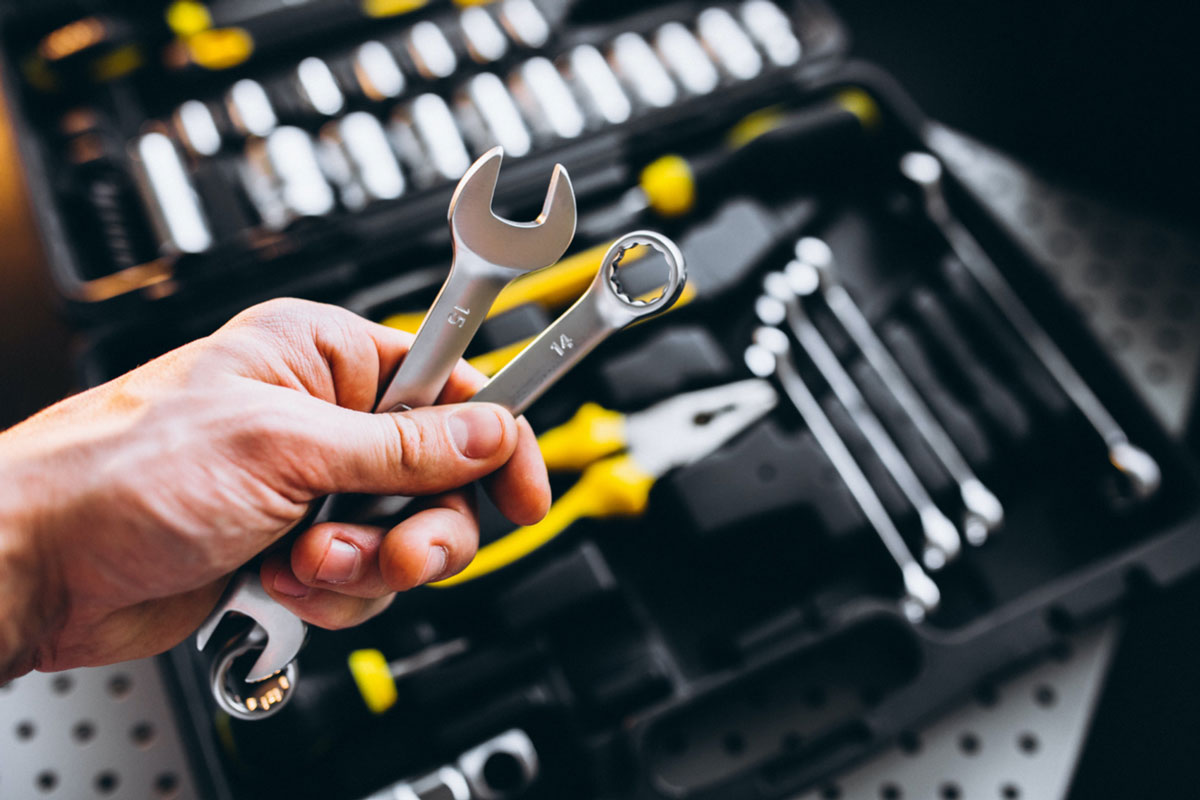 Cele mai bune unelte pentru întreținerea auto DIY (Do It Yourself)